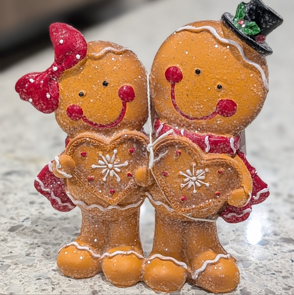 Gingerbread Couple Figurine